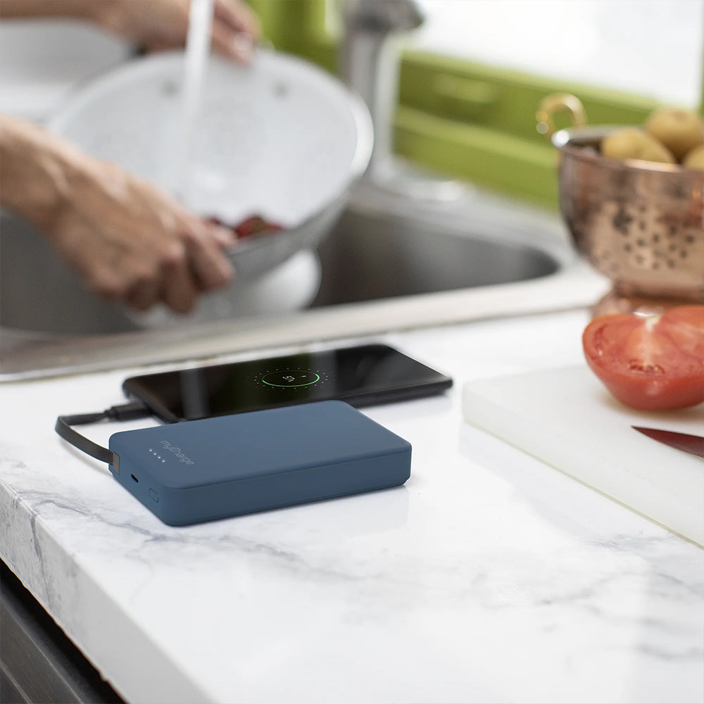 Power + Plug 10K charger W/Built-In Cable & Plug